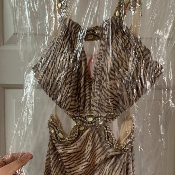 Zebra champagne prom dress - Picture 3 of 4
